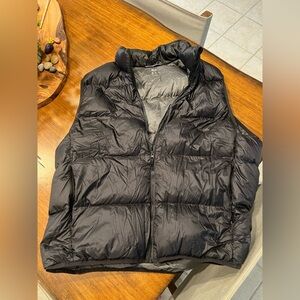 UNIQLO-Black Puffer Vest - Lightweight Insulated Jacket-XL